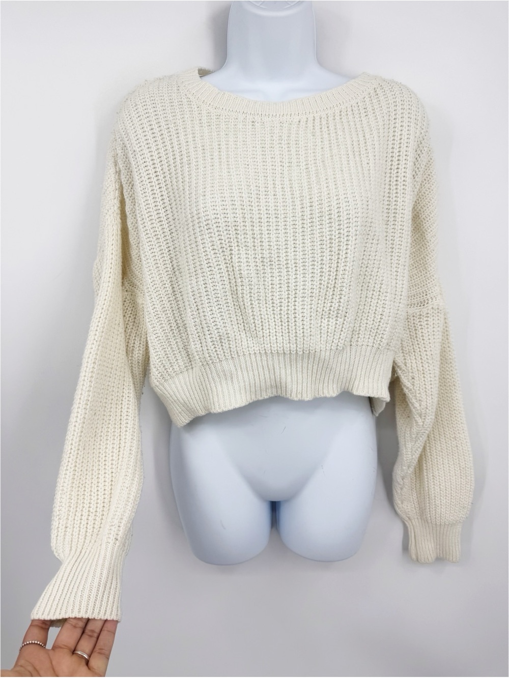 Urban Outfitters Cropped Cream Sweater Size Medium Boho